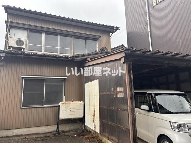 高岡市横田町2丁目戸建の外観画像
