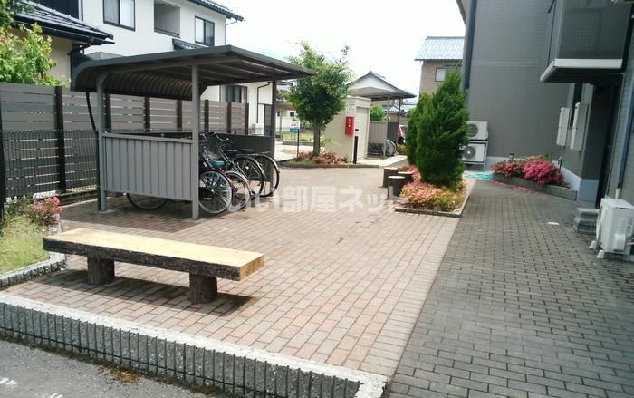近くに施設あり