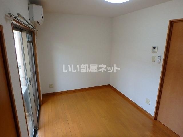 ベッドルーム