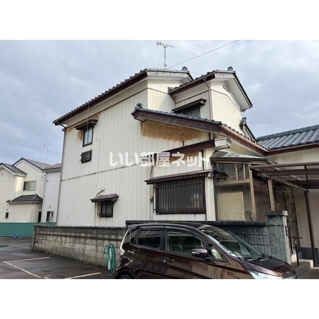 桜並木前貸家の外観画像