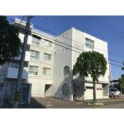 フォルトゥーナ学園前の外観画像
