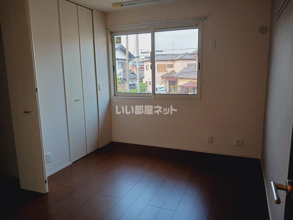 ベッドルーム