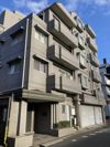 グランドメゾン川崎市電通りの外観