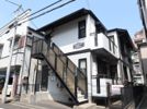 テトラフォーレスト新山下の外観