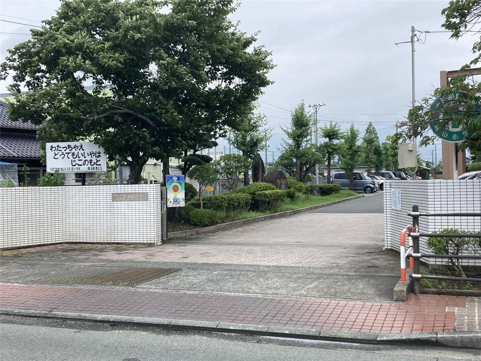 近くに施設あり