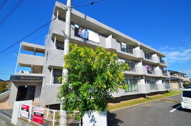 グランパレスベイサージュの外観画像