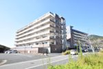 ニューガイア四季彩の丘B棟の外観