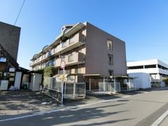 ファミーユ金井の外観画像
