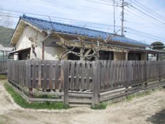 錦見1丁目貸家（グラウンド側）の外観画像