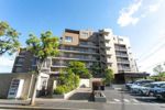 HIGASHIKOMATSUGAWA APARTMENTの外観