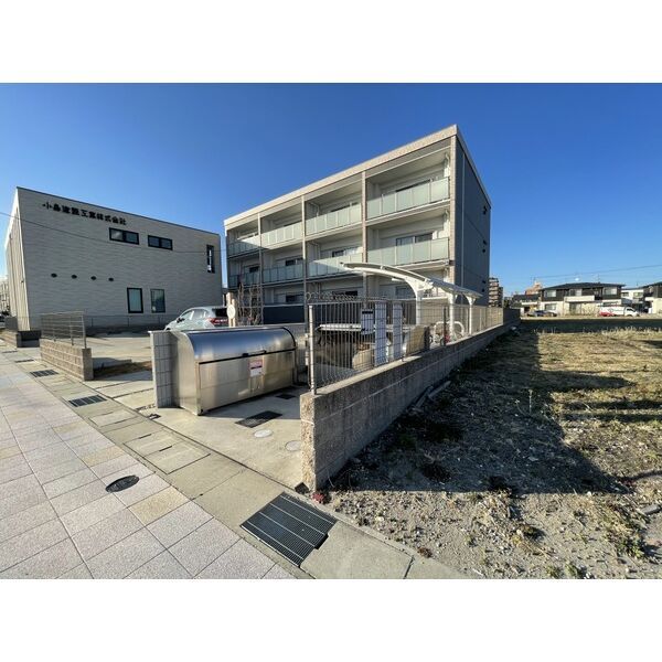 近くに施設あり