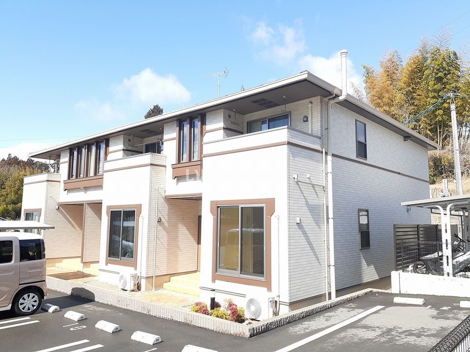 西高屋駅よりバス15分 徒歩2分 築5年11ヶ月 2階建の賃貸物件