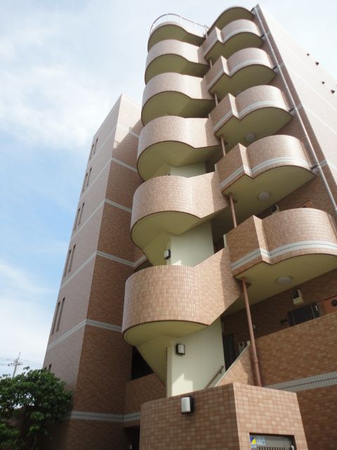 NST building IIの外観画像