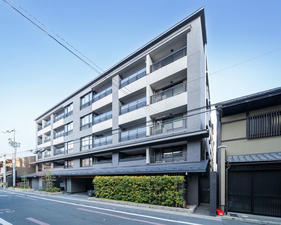 二条城前駅より徒歩7分 築7年4ヶ月 5階建の賃貸物件