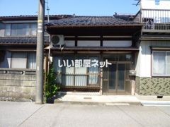 高岡市守護町貸家の外観画像
