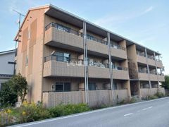 ヴァヤーシェの外観画像