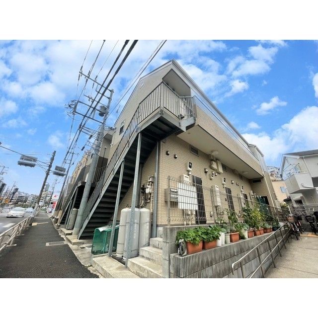 能見台駅より徒歩6分 築9年 2階建の賃貸物件