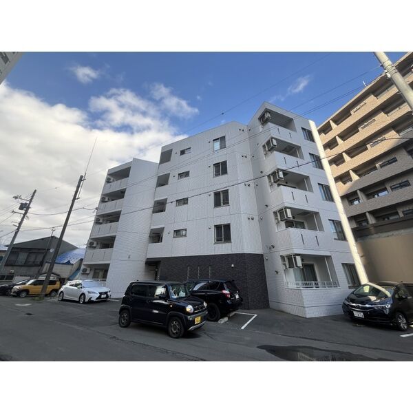 CREDIBLE(旧:AYA Casa)の外観画像