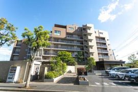 HIGASHIKOMATSUGAWA APARTMENTの外観画像