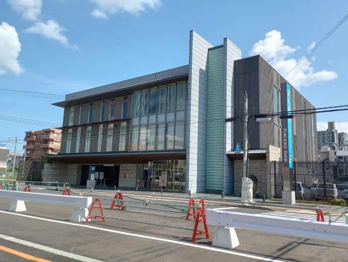 近くに施設あり