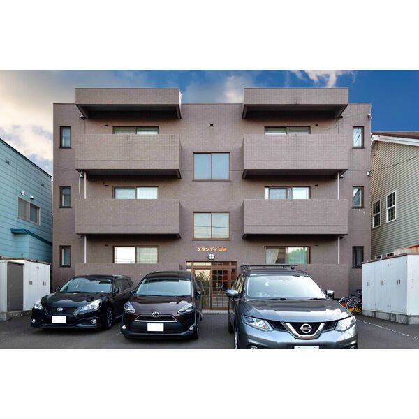 グランディ藻岩の外観画像