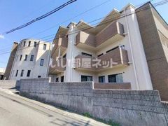 ロイヤルコートワダの外観画像