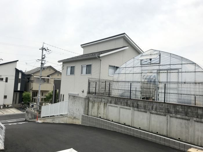 近くに施設あり