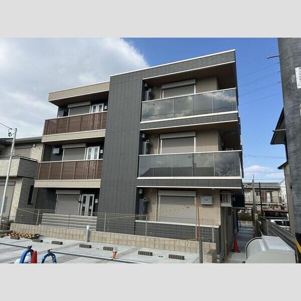 金屋駅より徒歩7分 新築 3階建の賃貸物件