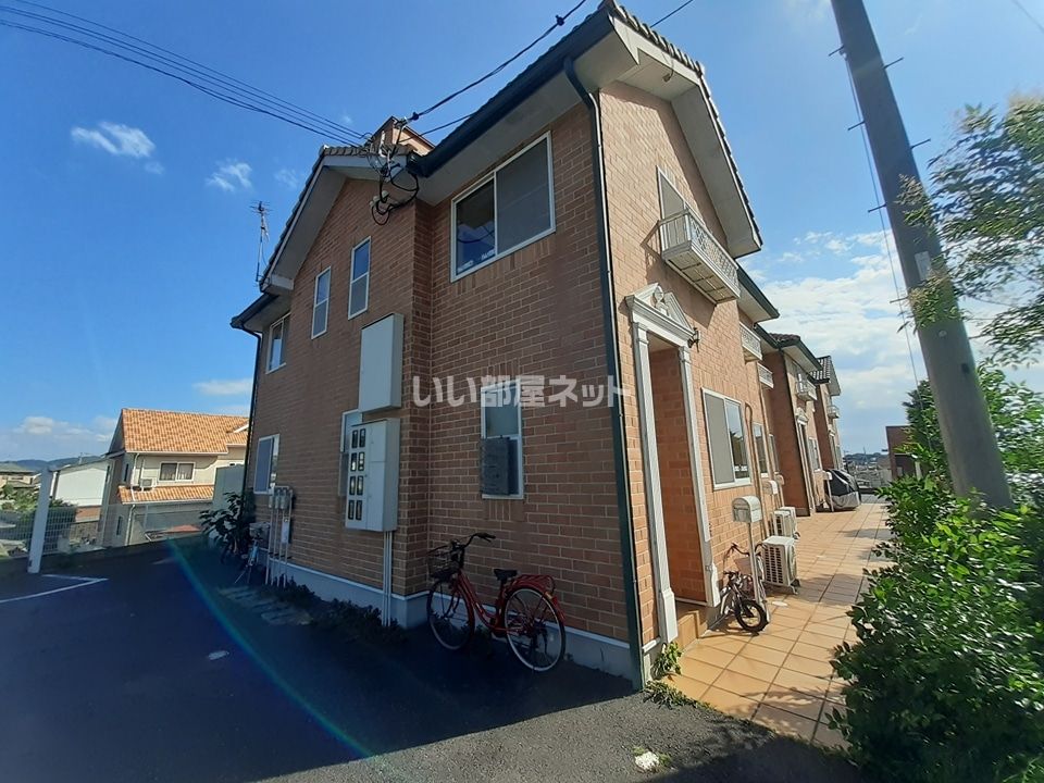 六万寺駅より徒歩9分 築22年3ヶ月 2階建の賃貸物件