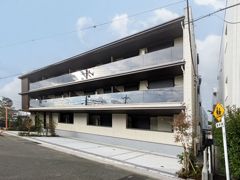 シャーメゾン プレシャスの外観画像