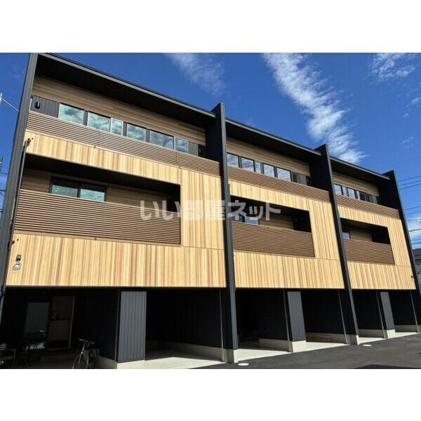 比良駅より徒歩22分 新築 3階建の賃貸物件