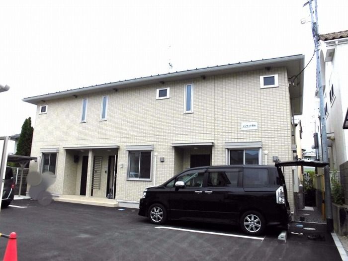 渋沢駅より徒歩15分 築8年6ヶ月 2階建の賃貸物件