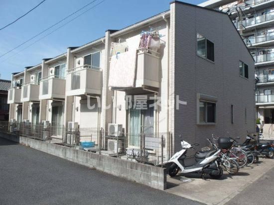 金沢文庫駅よりバス9分 徒歩1分 築15年9ヶ月 2階建の賃貸物件