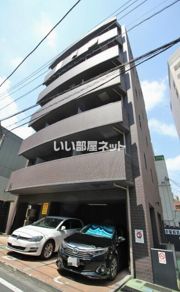 小室マンションの外観画像