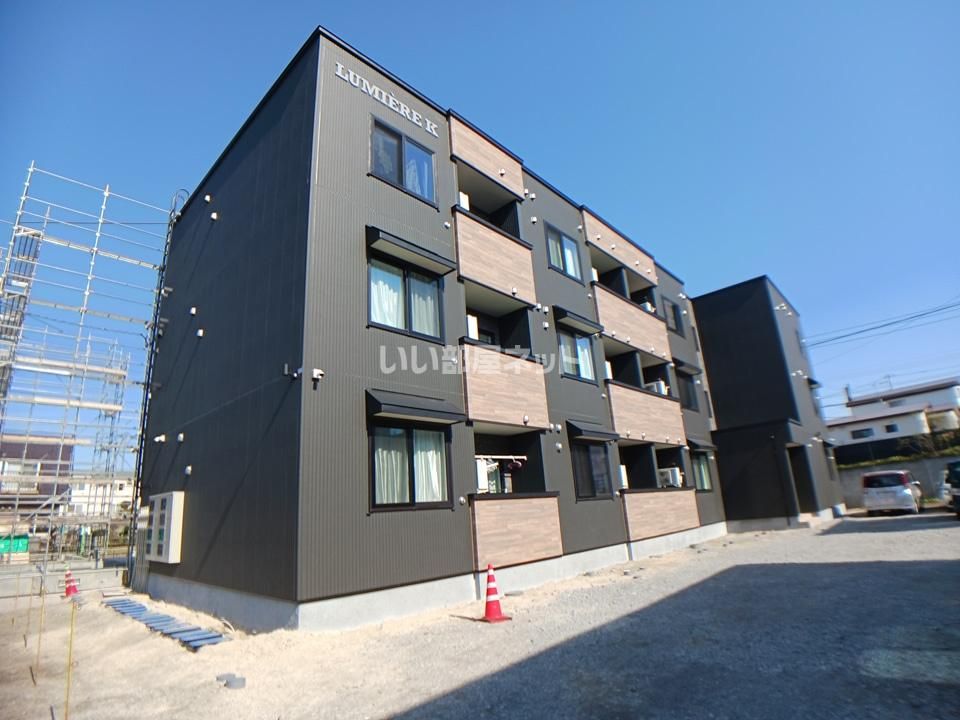 千歳駅よりバス9分 徒歩4分 新築 3階建の賃貸物件