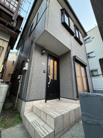 大袋駅より徒歩10分 築25年3ヶ月 2階建の賃貸物件