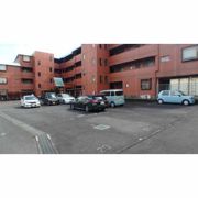 グランドマンション中内出の外観画像