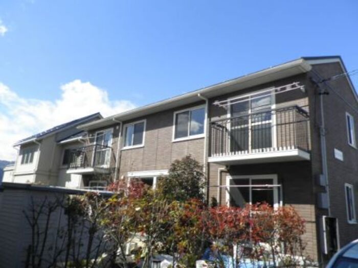 茅野駅よりバス7分 徒歩6分 築21年10ヶ月 2階建の賃貸物件