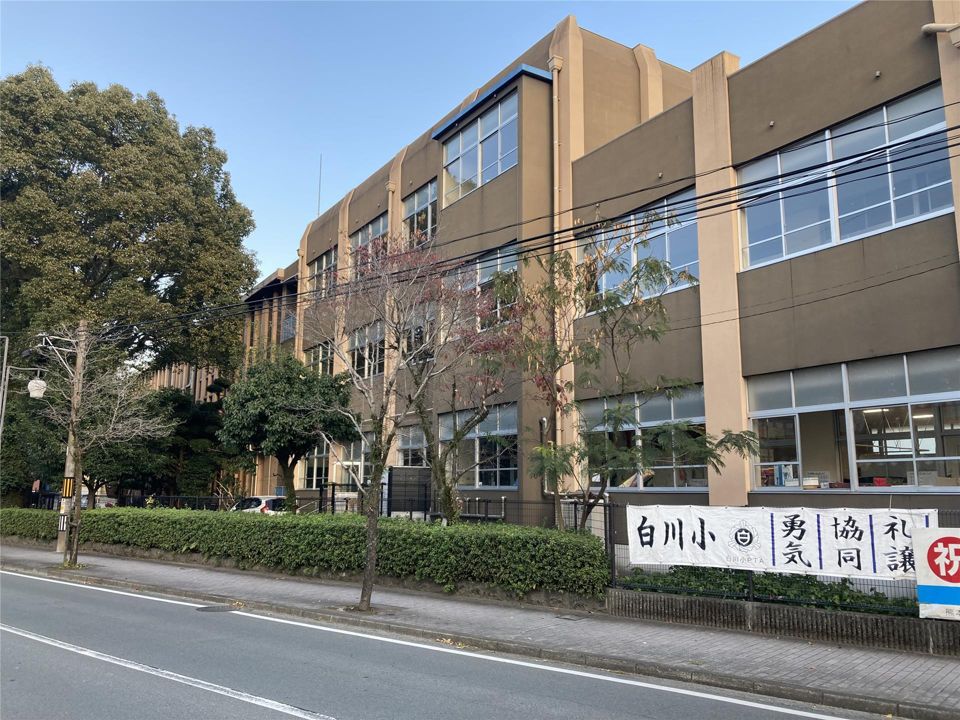近くに施設あり