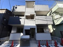 グリーングラスの外観画像