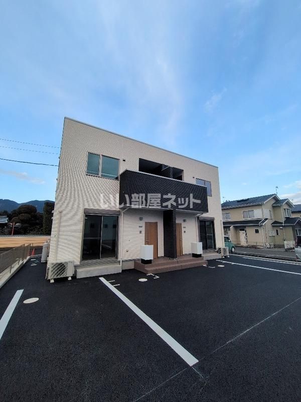 秦野駅よりバス8分 徒歩6分 新築 2階建の賃貸物件