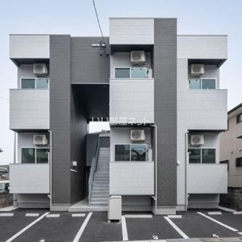 諫早駅よりバス9分 徒歩4分 築3年11ヶ月 2階建の賃貸物件