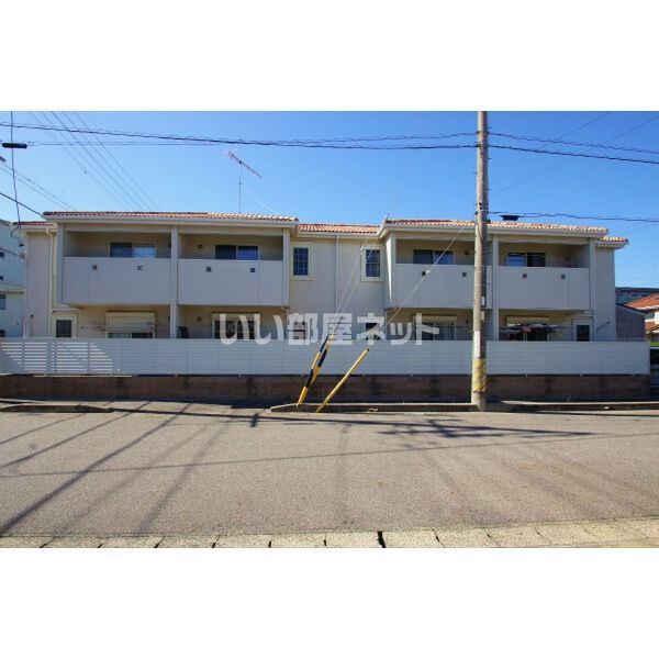 武豊駅より徒歩5分 築13年1ヶ月 2階建の賃貸物件