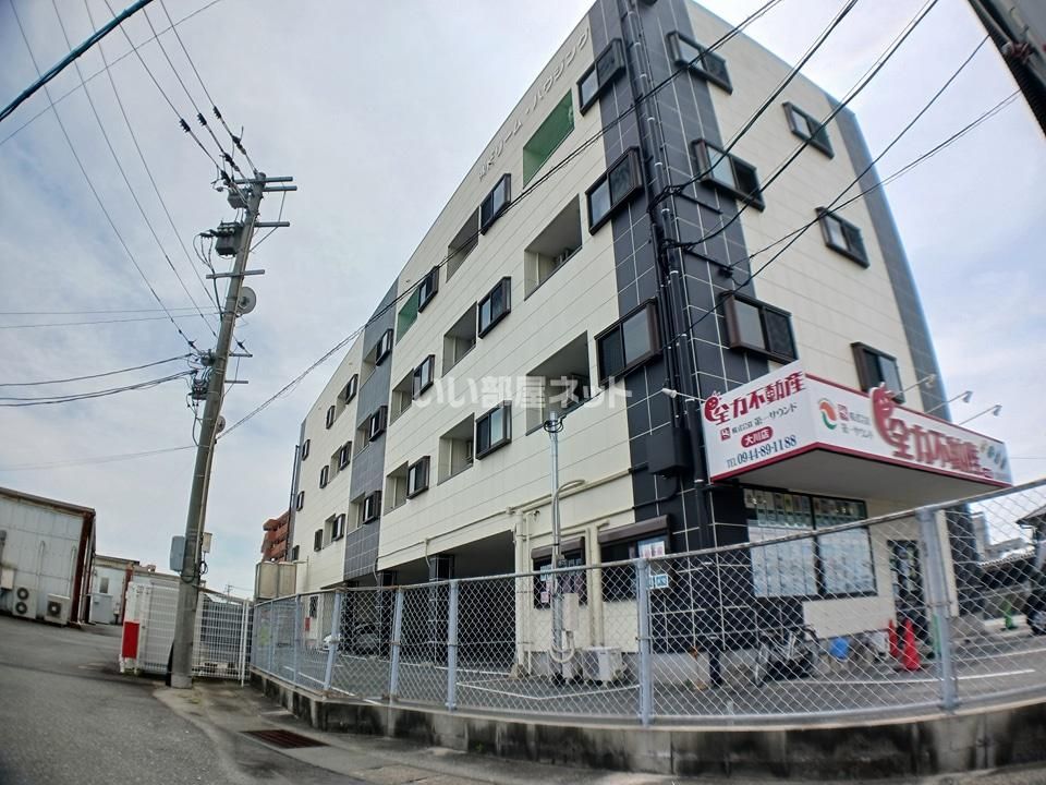 西鉄柳川駅よりバス26分 徒歩4分 築16年11ヶ月 4階建の賃貸物件