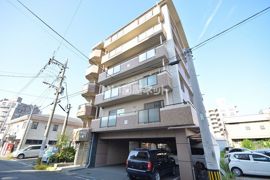 ロイヤルハイツ鷹の巣の外観画像