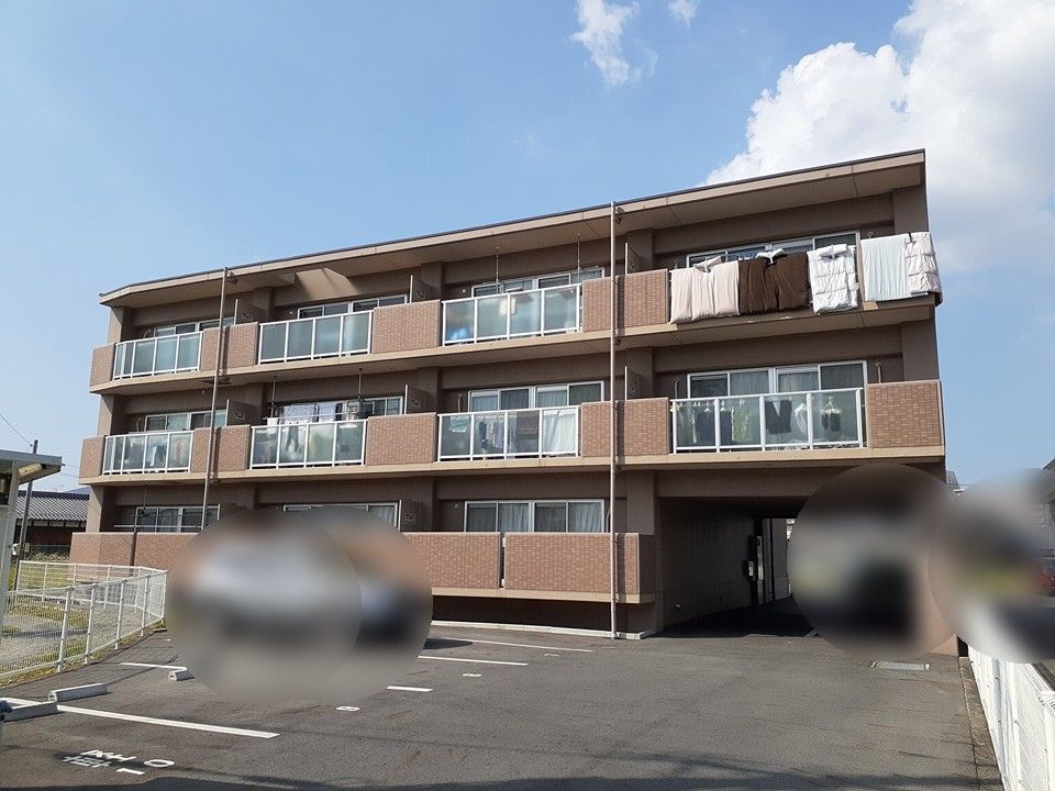 守山駅より徒歩8分 築28年8ヶ月 3階建の賃貸物件