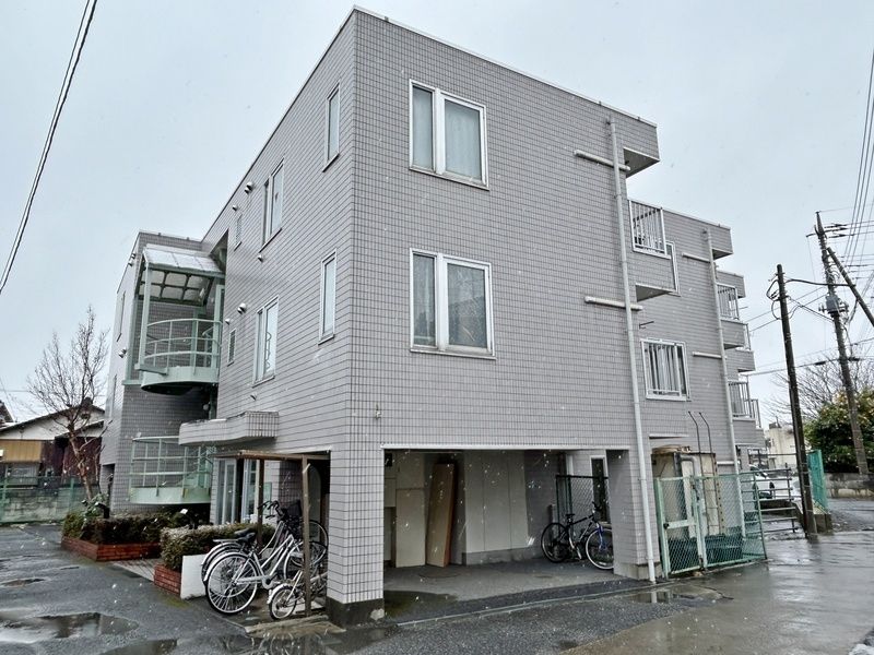 熊谷駅より徒歩20分 築32年11ヶ月 3階建の賃貸物件