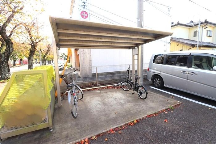 近くに施設あり