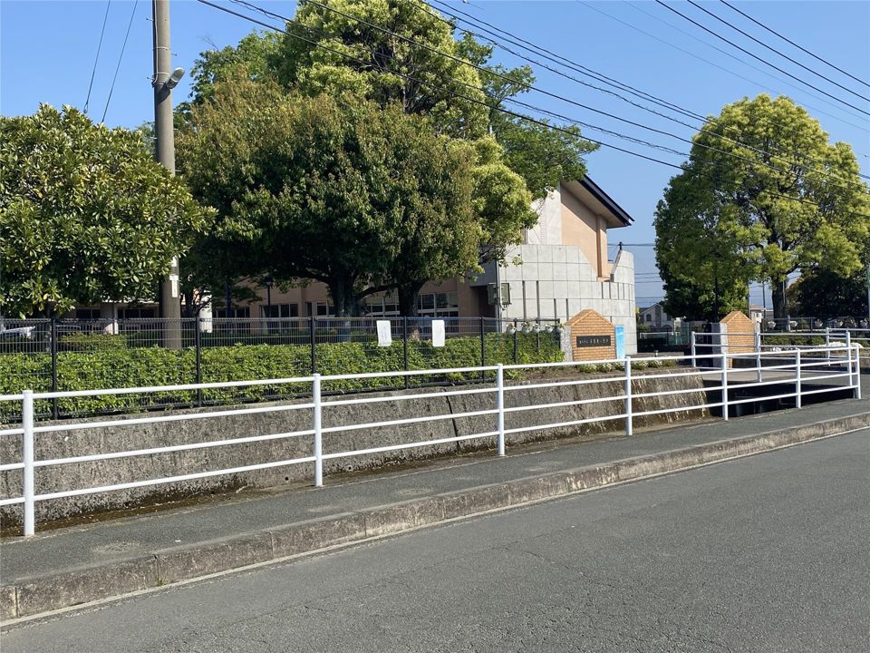 近くに施設あり