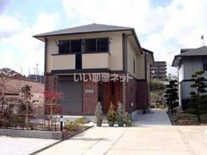 鈴蘭台西口駅より徒歩14分 築22年7ヶ月 2階建の賃貸物件